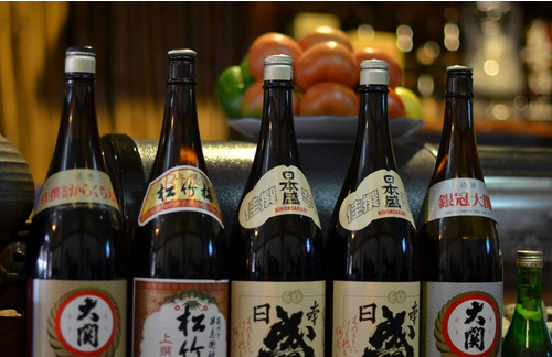 Importaciones de bebida japonesa sake muestran incremento exponencial en primer trimestre del año
