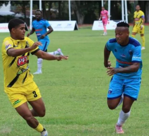 Wilman Modesta rescata empate para Cibao FC con golazo a última hora ante Salcedo FC en semifinales