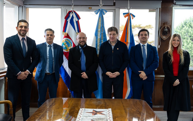 Gobernador fueguino sostiene reuniones con representantes diplomáticos de naciones americanas