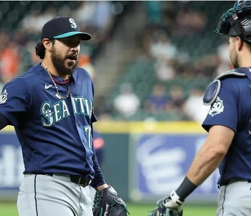 Andrés Muñoz se afianza en el Top 10 de cerradores de MLB con los Marineros