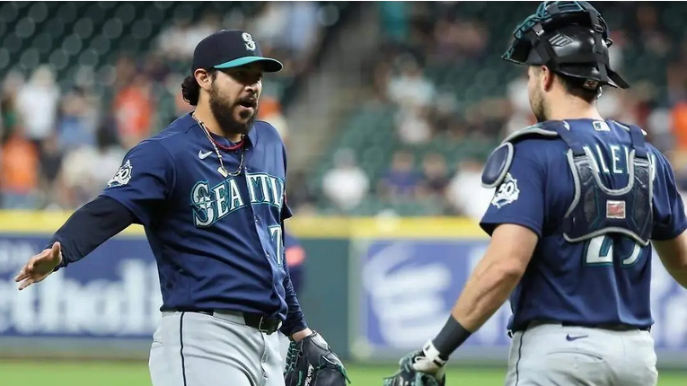 Andrés Muñoz se afianza en el Top 10 de cerradores de MLB con los Marineros