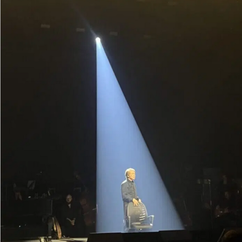 La voz de Raphael llena de nostalgia y sentimiento el Teatro Nacional dominicano