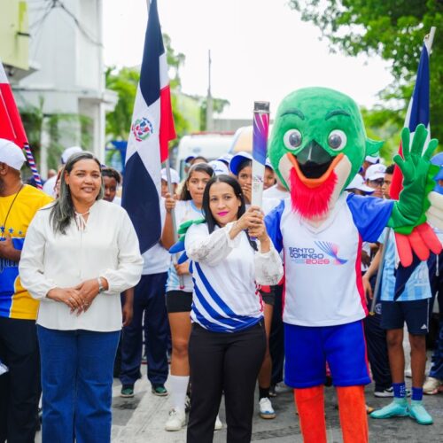 Azua recibe la antorcha de los Juegos Centroamericanos 2026
