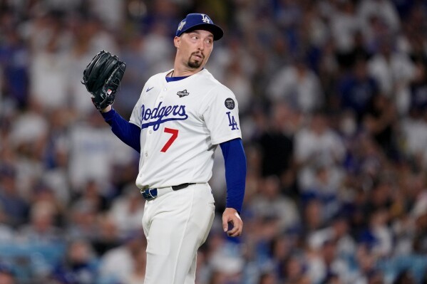 Blake Snell, baja ante Dodgers por molestias en el hombro