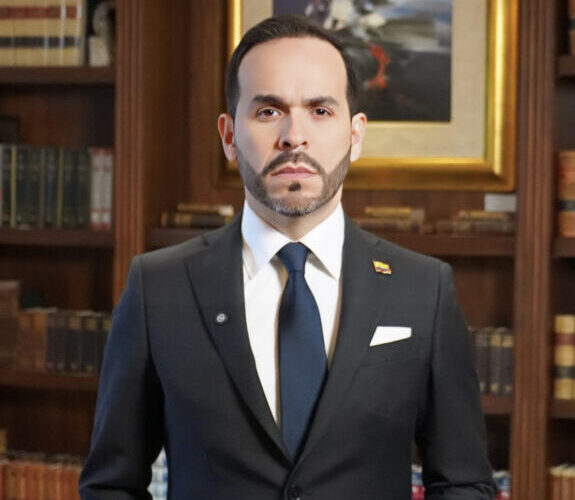 De la Espriella denuncia amenazas a votantes en el Pacífico colombiano