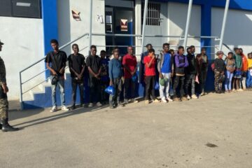 Ejército dominicano detiene a 38 haitianos indocumentados con drones