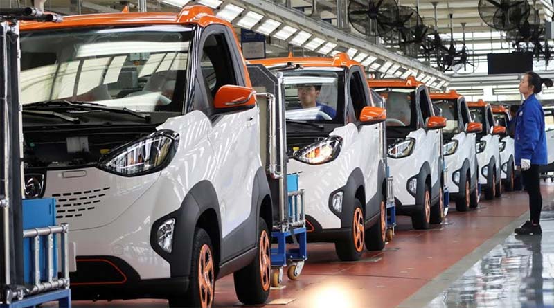 China duplica exportaciones de autos eléctricos y lidera el sector