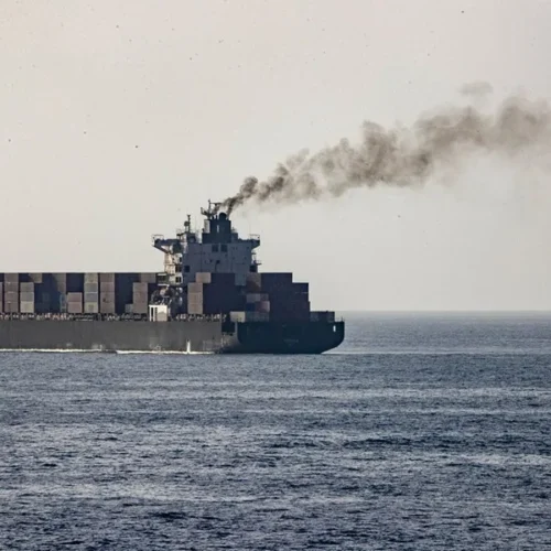 Mueren tres marineros indios tras ataque de EE.UU. en Omán