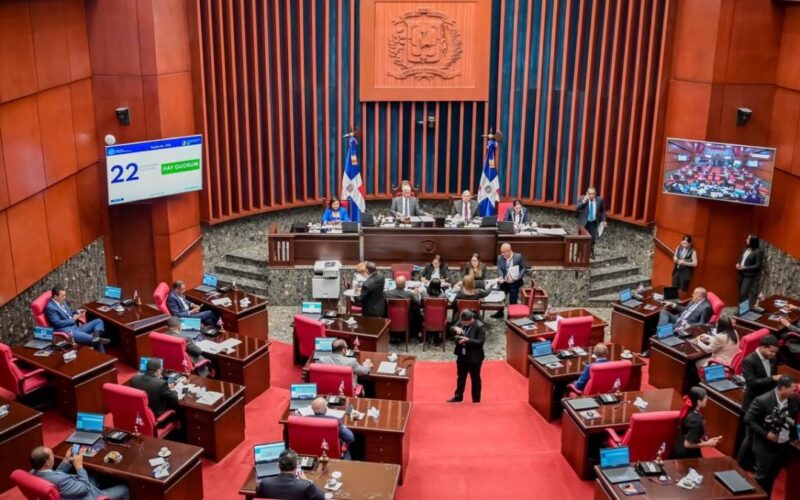 Senado crea comisión para plan anticrisis y reforma fiscal RD