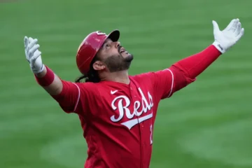 Eugenio Suárez impulsa histórica blanqueada de Cincinnati a Mets