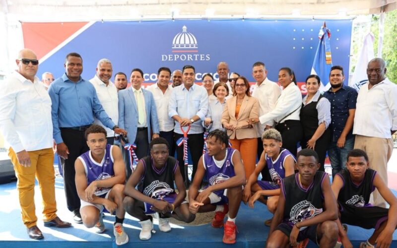 Gobierno inicia techado multiuso en Matanzas, Peravia