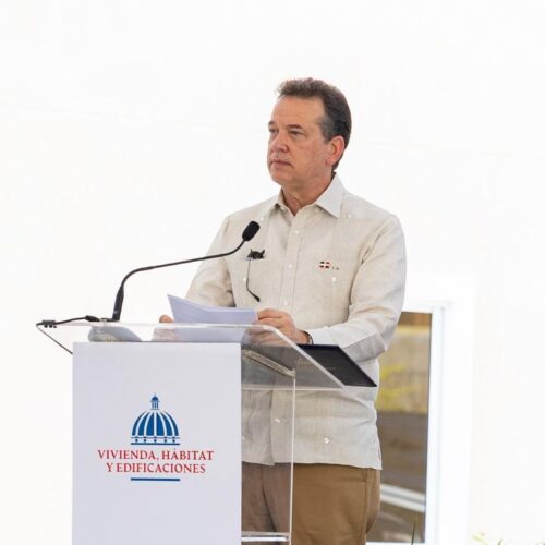 Entregan 700 viviendas del programa Familia Feliz en Santo Domingo