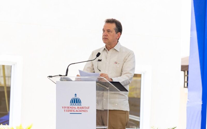 Entregan 700 viviendas del programa Familia Feliz en Santo Domingo