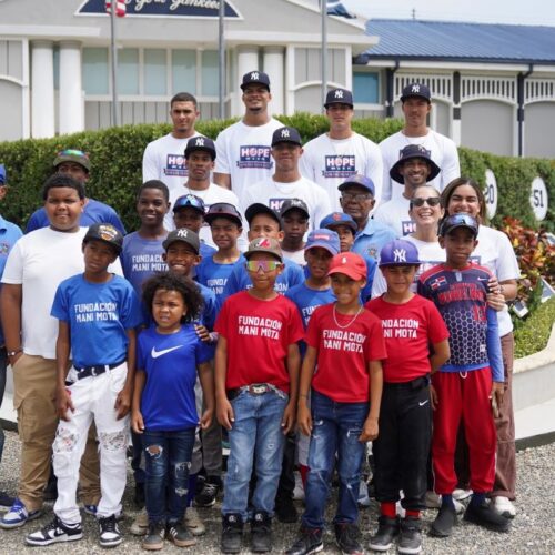 Yankees concluyen HOPE Week apoyando a infancia vulnerable en RD