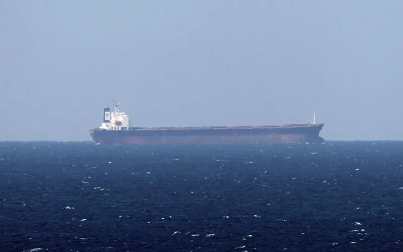Irán reanuda exportación de petróleo tras bloqueo naval de dos meses