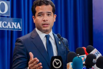 Omar Fernández propone elevar indexación salarial a RD$52,000