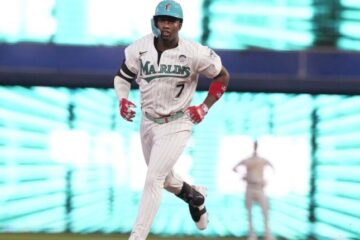 Marlins, Cerveceros y Azulejos logran triunfos clave en la MLB