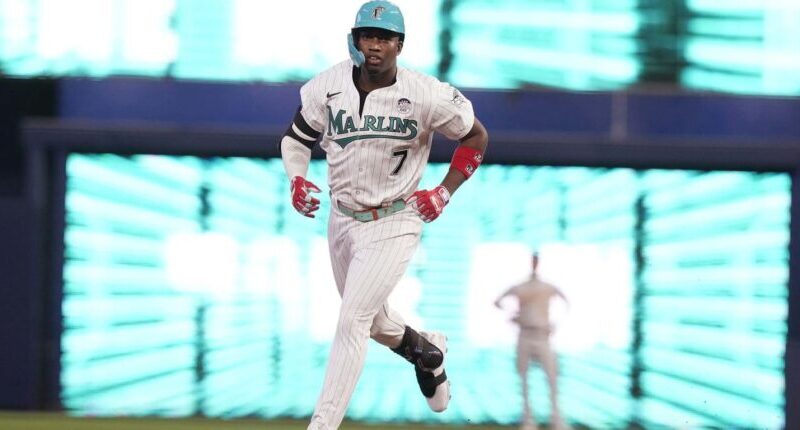 Marlins, Cerveceros y Azulejos logran triunfos clave en la MLB