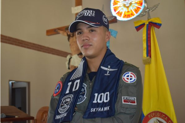 Cadete dominicano encabeza curso de pilotos militares en Colombia | AlMomento.net