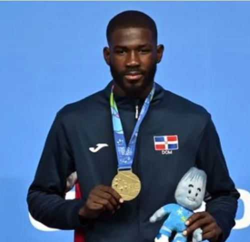 Bernardo Pie se cuelga el oro en -74 kg y engrandece la cosecha dominicana en los Centroamericanos Santo Domingo 2026