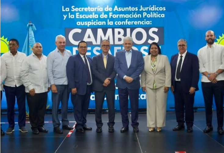 DxC reúne a más de 250 personas en Unicaribe para analizar el nuevo Código Penal