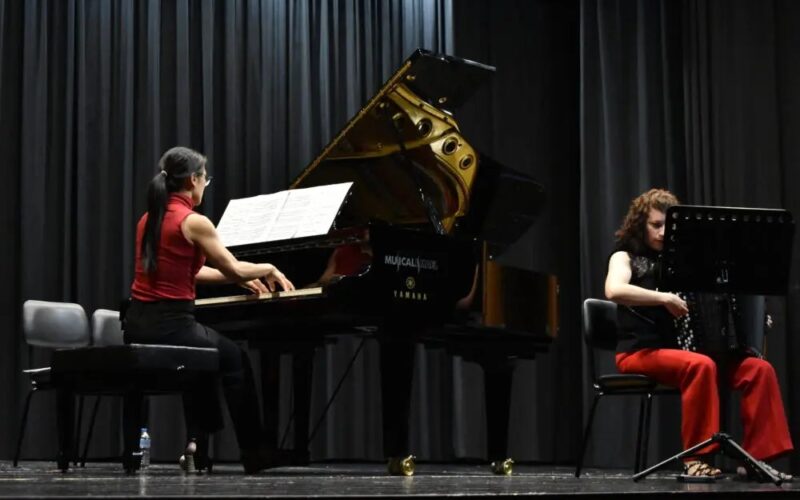 Dúo de piano y acordeón cautiva en el XXXII Festival Internacional de Música de La Mancha como una de las sorpresas del evento
