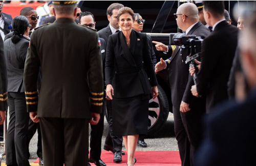 Vicepresidenta Peña se reunirá con titular de Salud de EE. UU. en Washington