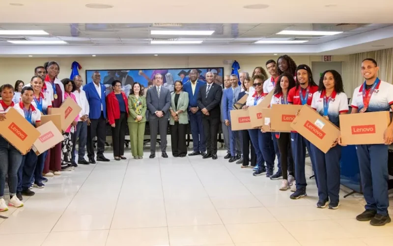 La UASD premia el desempeño de sus deportistas en los Juegos de Santo Domingo 2026