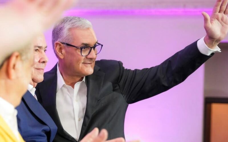 Gonzalo Castillo arranca gira nacional desde Azua para impulsar su aspiración presidencial