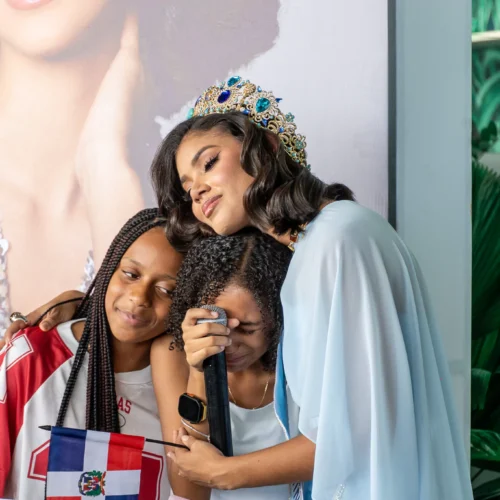 Joheirry Mola pone a RD en alto en Miss World 2025 como embajadora de belleza y cultura