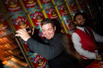 Llega a Santo Domingo un espacio que mezcla música, nostalgia y buena mesa