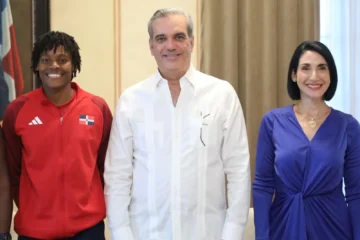 Luis Abinader celebra el oro de Marileidy Paulino en los 400 metros de Santo Domingo 2026: "¡Qué orgullo!"