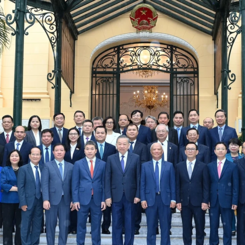 Vietnam busca reformas legales para atraer capital extranjero al sector energético