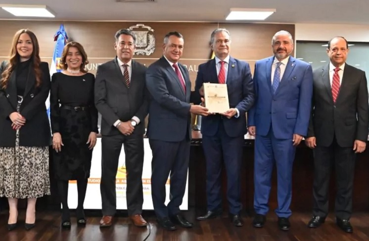 Estudio de la JCE revela que la desconfianza y el clientelismo frenan la participación electoral