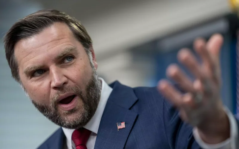 JD Vance califica conflicto en Irán como un tema de política durante convención republicana