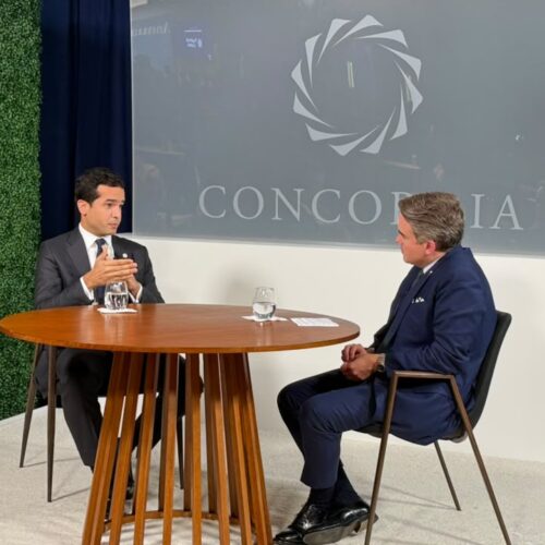 Omar Fernández advierte en Nueva York sobre los riesgos de la migración irregular de Haití