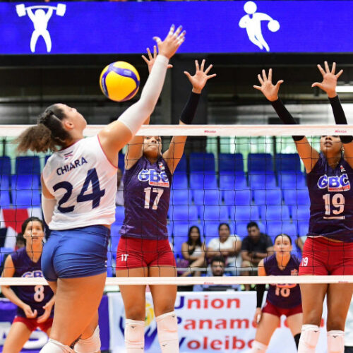 Selección femenina de voleibol dominicana debuta con victoria contundente ante Costa Rica