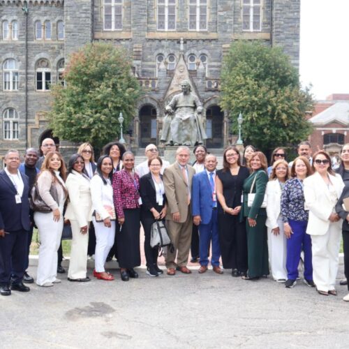 Dominicanos en el exterior se gradúan en diplomado de liderazgo y política tras formación en EE. UU.