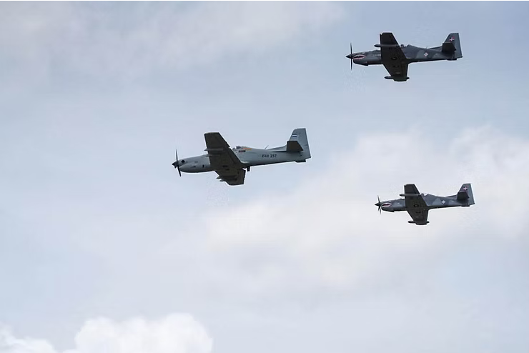 Honduras evalúa comprar blindados Furia y aviones Dulus fabricados en República Dominicana