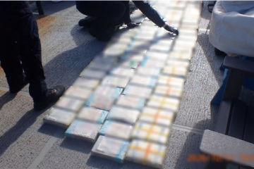 Guardia Costera de EE. UU. captura a tres hombres con cargamento de cocaína valorado en 5.5 millones de dólares