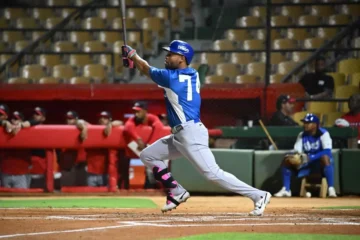 Licey cierra su pretemporada con victoria ante Escogido gracias a cuadrangular de Maikel Franco