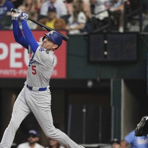 Dodgers dejan a los Bravos contra la pared con triunfo 3-1 en la Serie Divisional