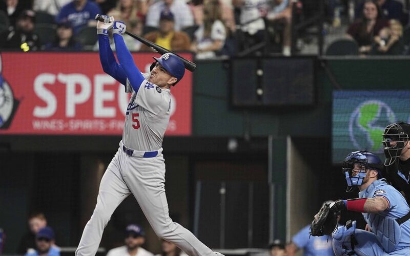 Dodgers dejan a los Bravos contra la pared con triunfo 3-1 en la Serie Divisional